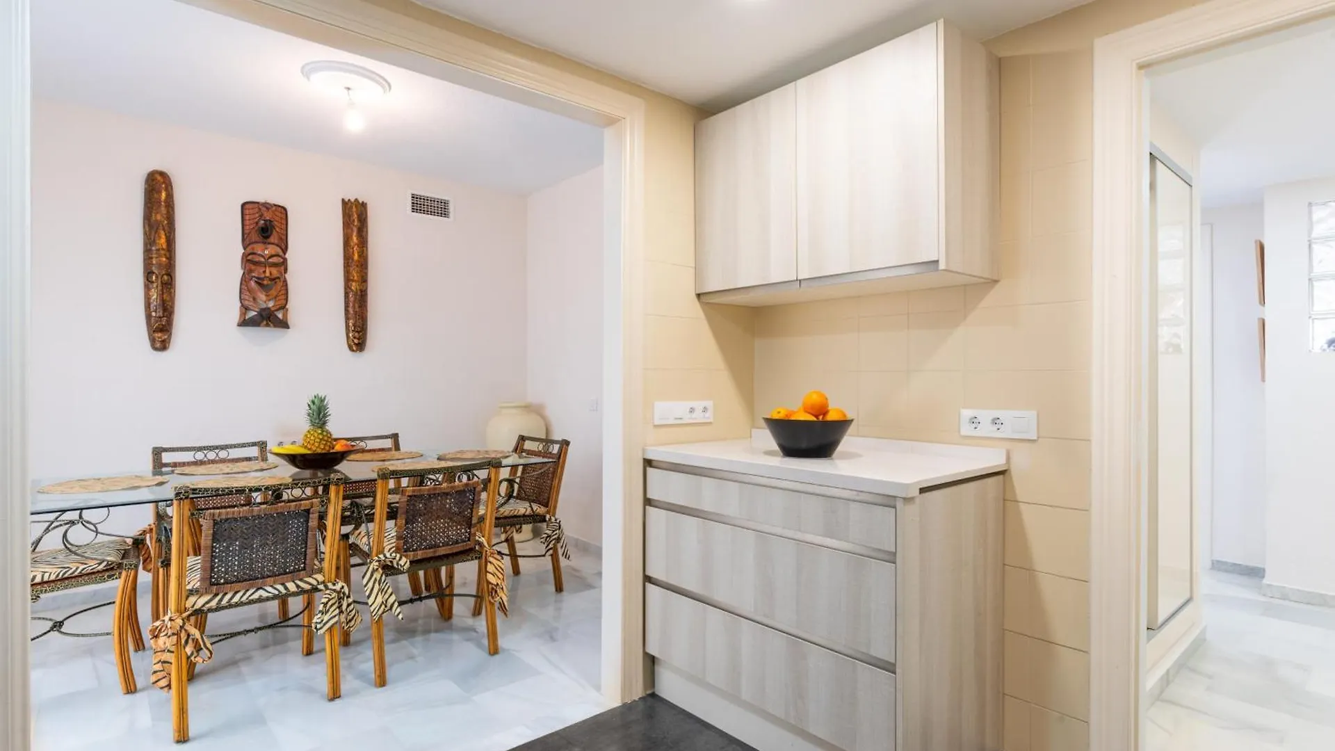 Aquamijas Retreat - Modern Comfort Near Aguamijas Water Park Fuengirola Apartment