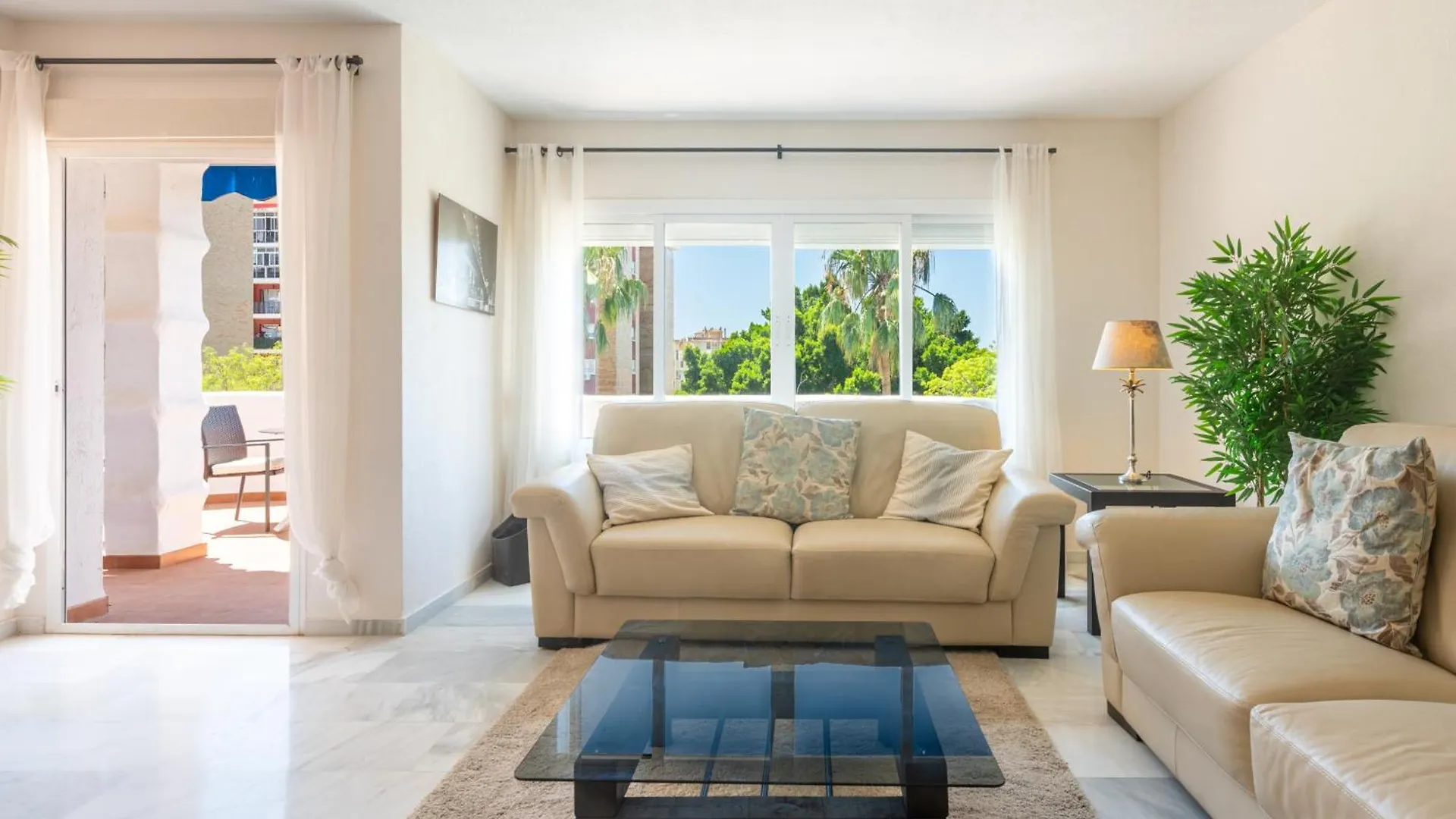Aquamijas Retreat - Modern Comfort Near Aguamijas Water Park Fuengirola