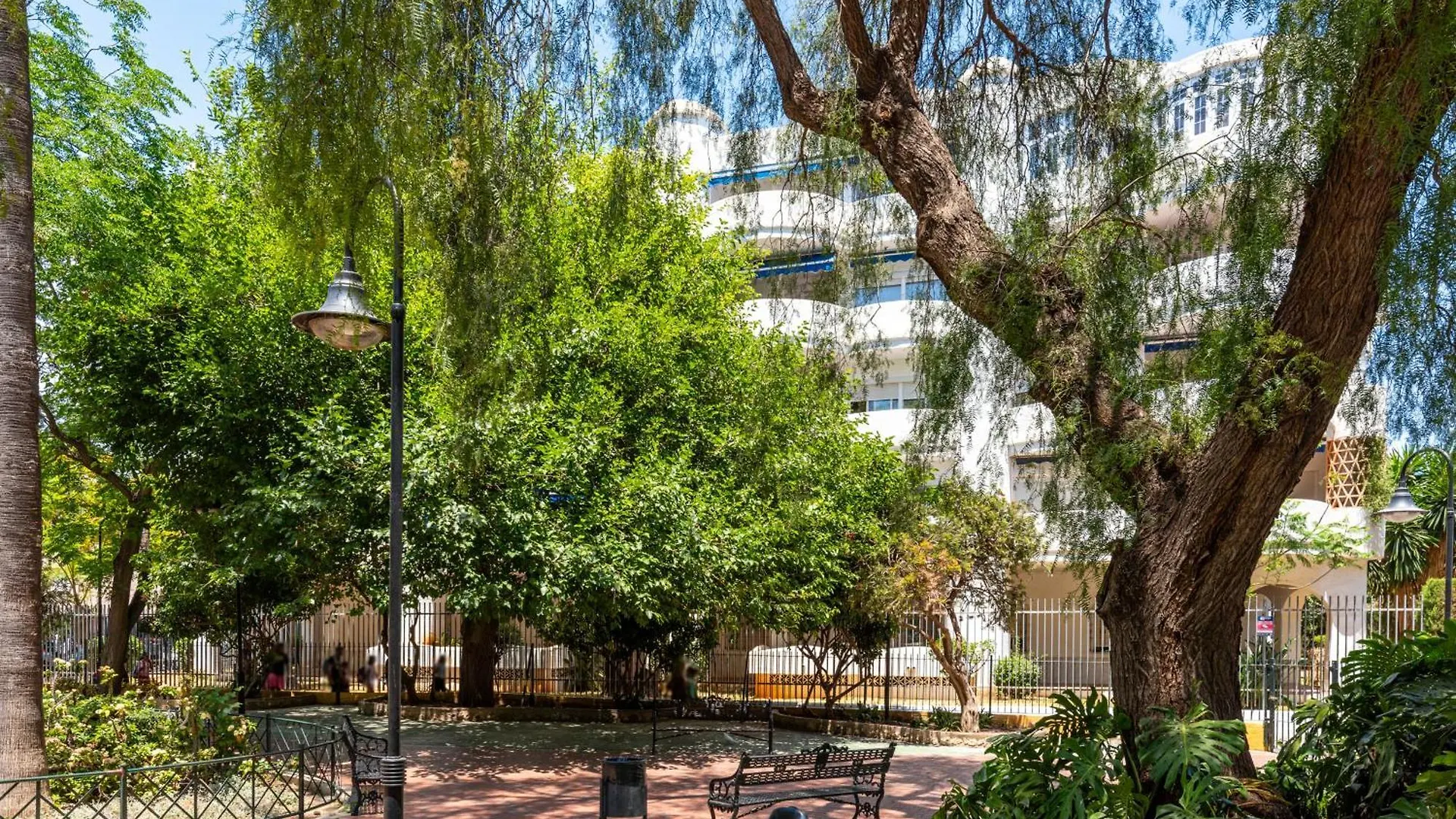 Aquamijas Retreat - Modern Comfort Near Aguamijas Water Park Fuengirola Spain
